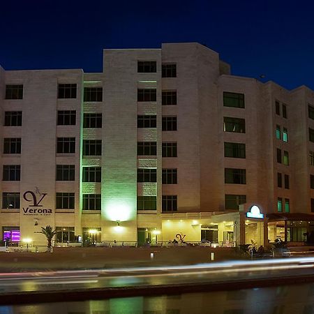 Days Inn Hotel & Suites Amman Eksteriør billede