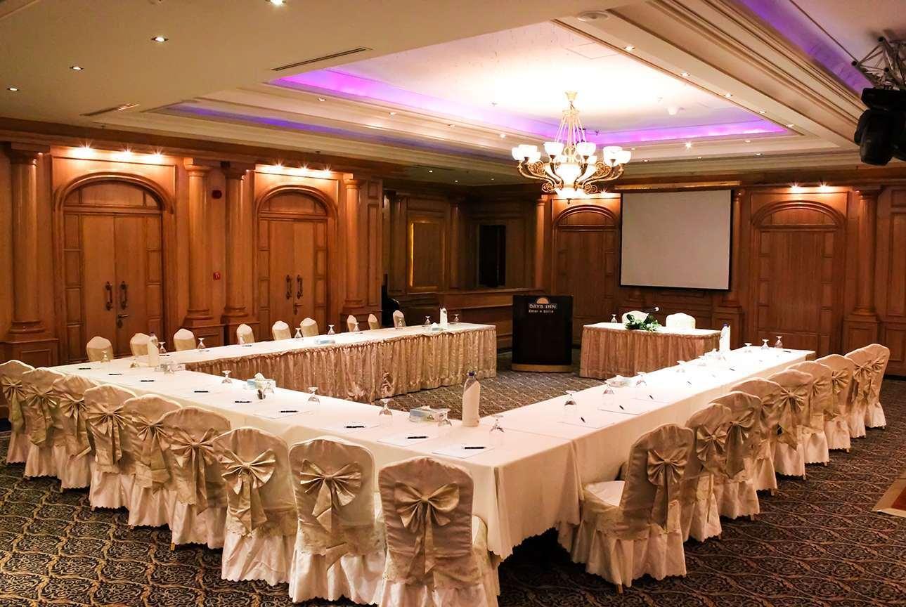 Days Inn Hotel & Suites Amman Eksteriør billede