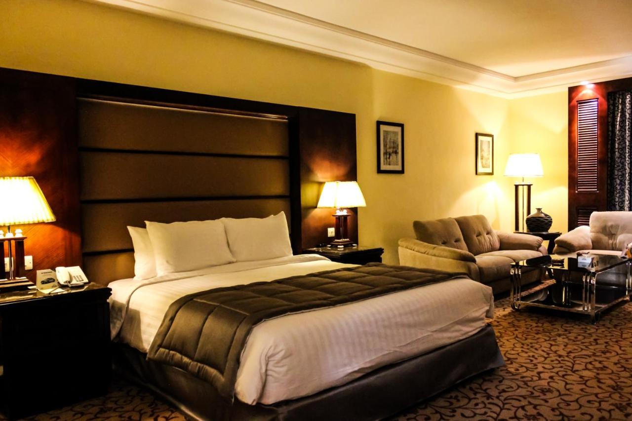 Days Inn Hotel & Suites Amman Eksteriør billede