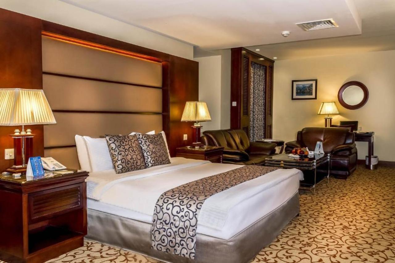 Days Inn Hotel & Suites Amman Eksteriør billede