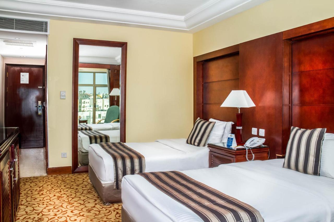 Days Inn Hotel & Suites Amman Eksteriør billede